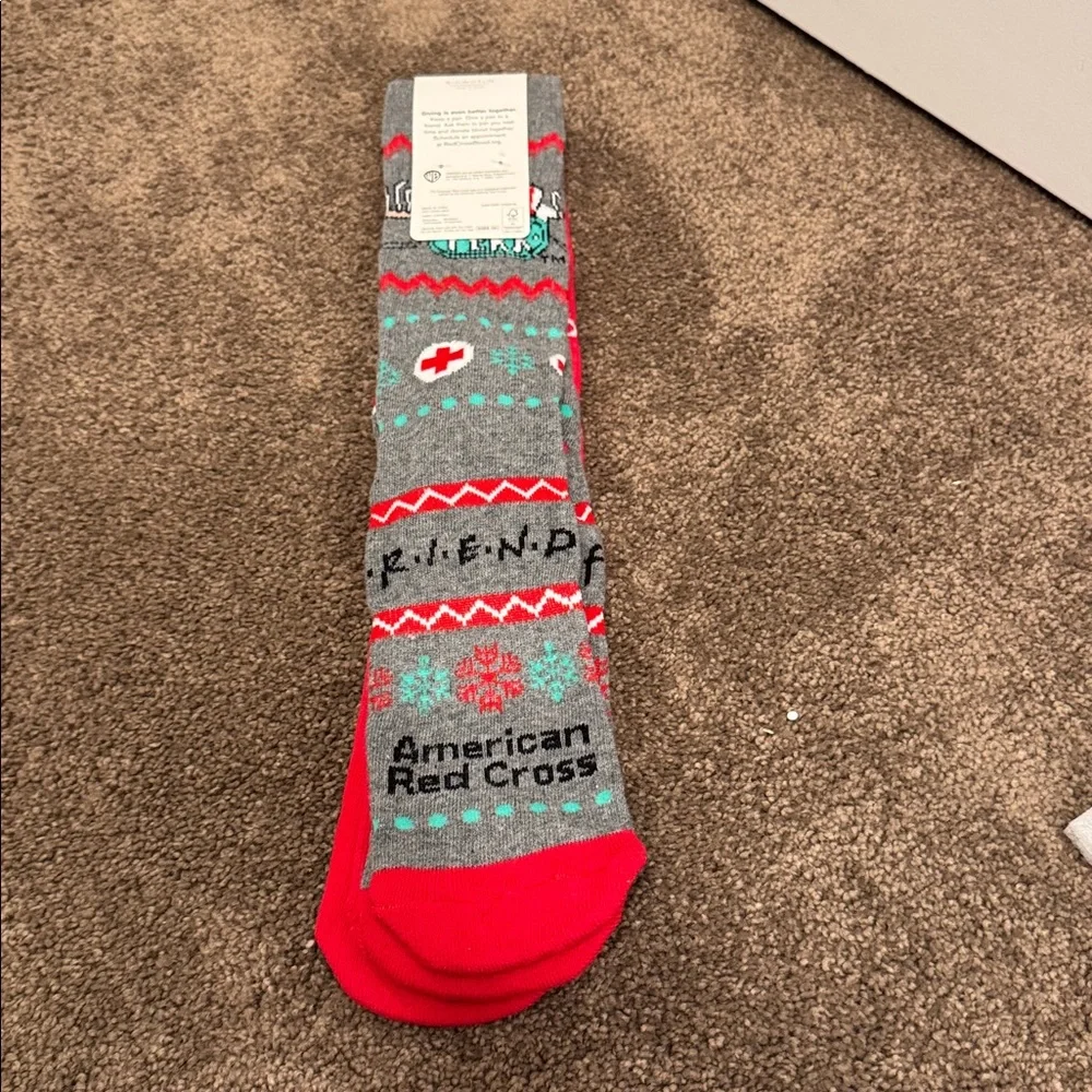 Friends TV show American Red Cross crew socks 2 pairs one size NWT